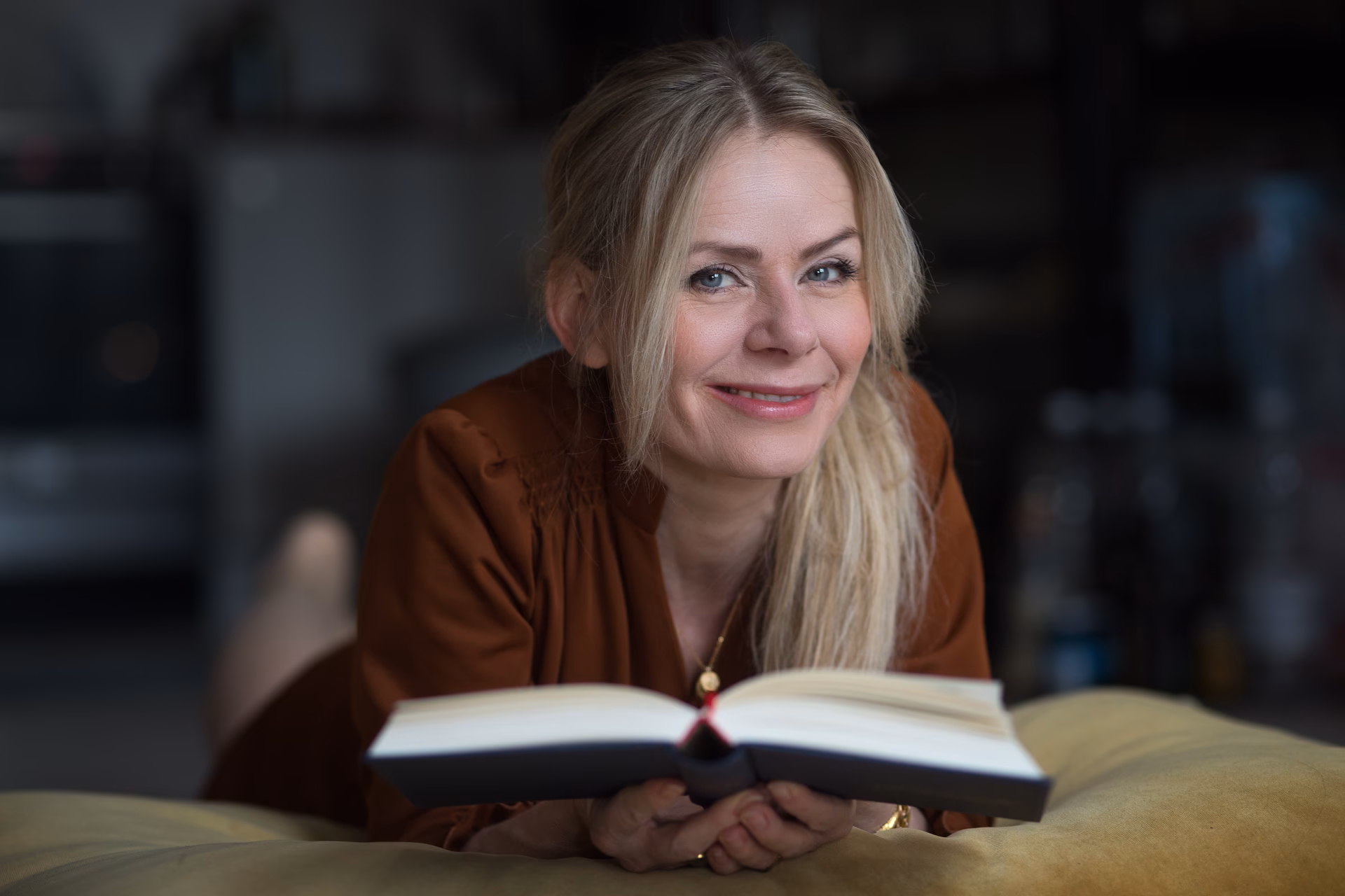 Hvad er Anne Glad kendt for?