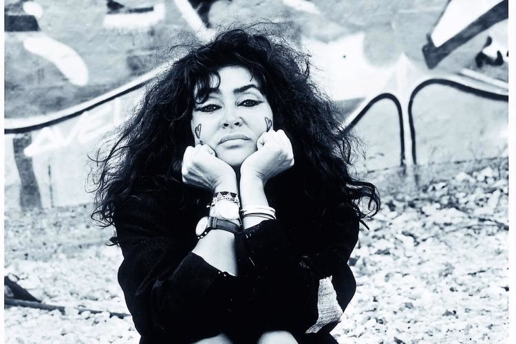 Er Marie Carmen Koppel i familie med Annisette?