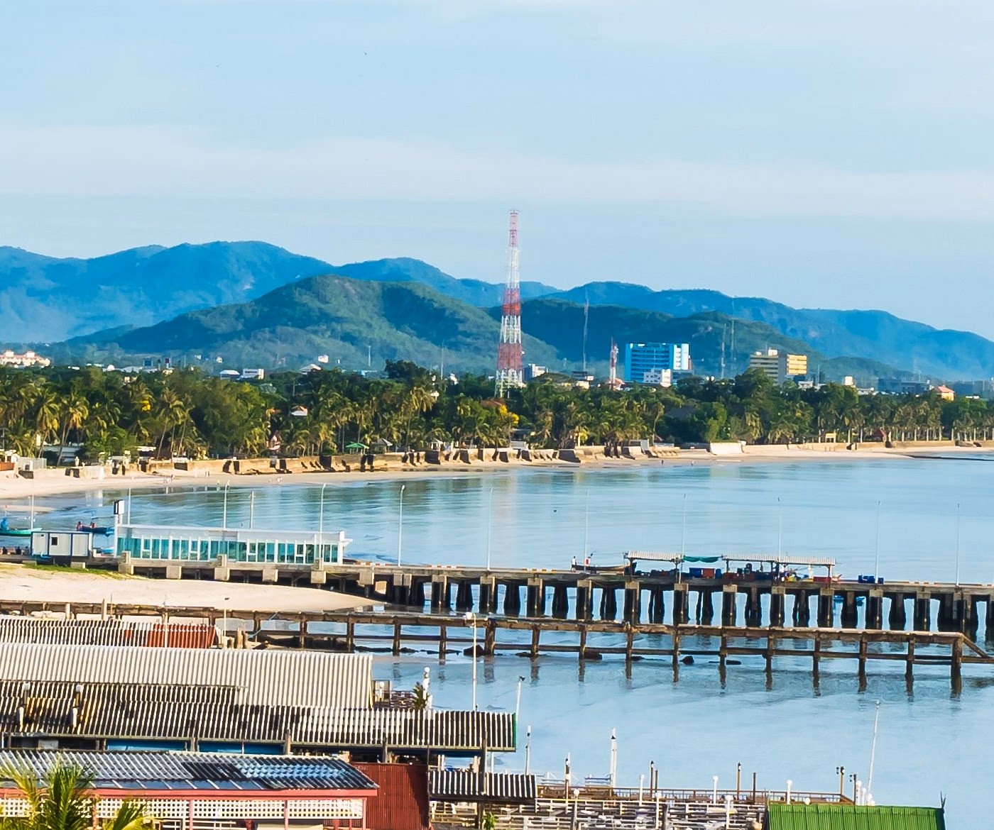 How long is the train from Hua Hin to Bangkok?