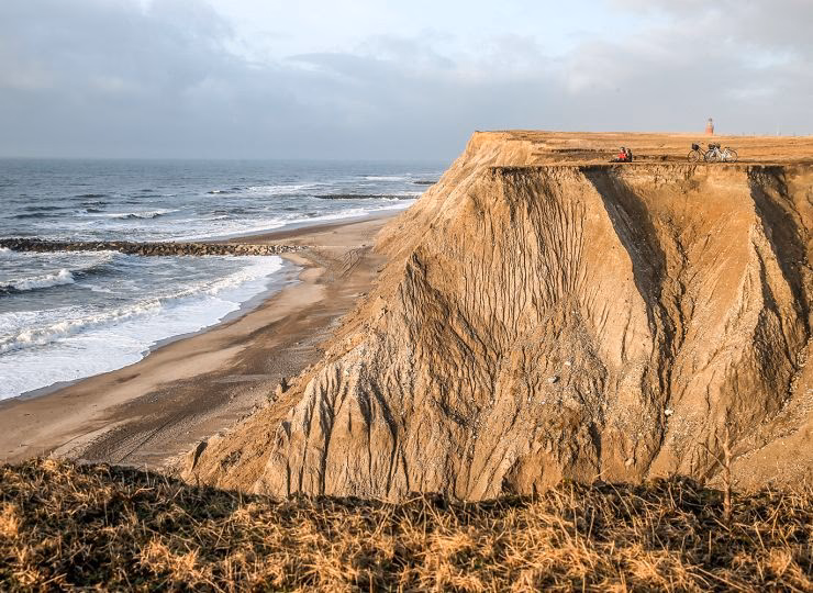 Hvor mange kirker kan man se fra Bovbjerg Fyr?