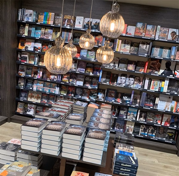 Hvornår lukker broen i Esbjerg om søndagen?