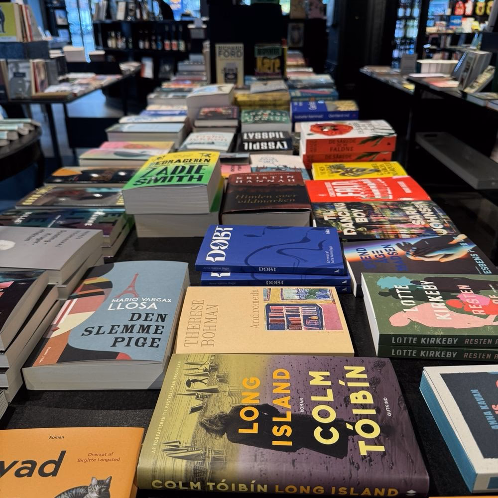 Hvor mange butikker har Bog & Ide?