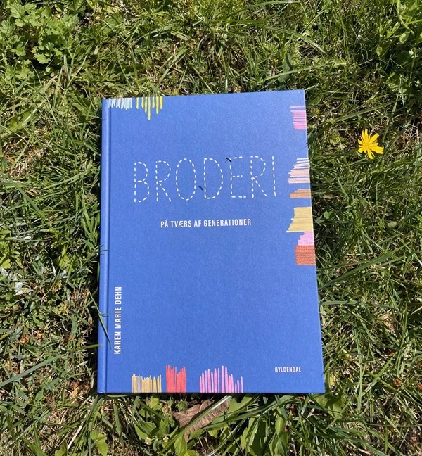 Hvad er forskellen på stramaj og broderi?