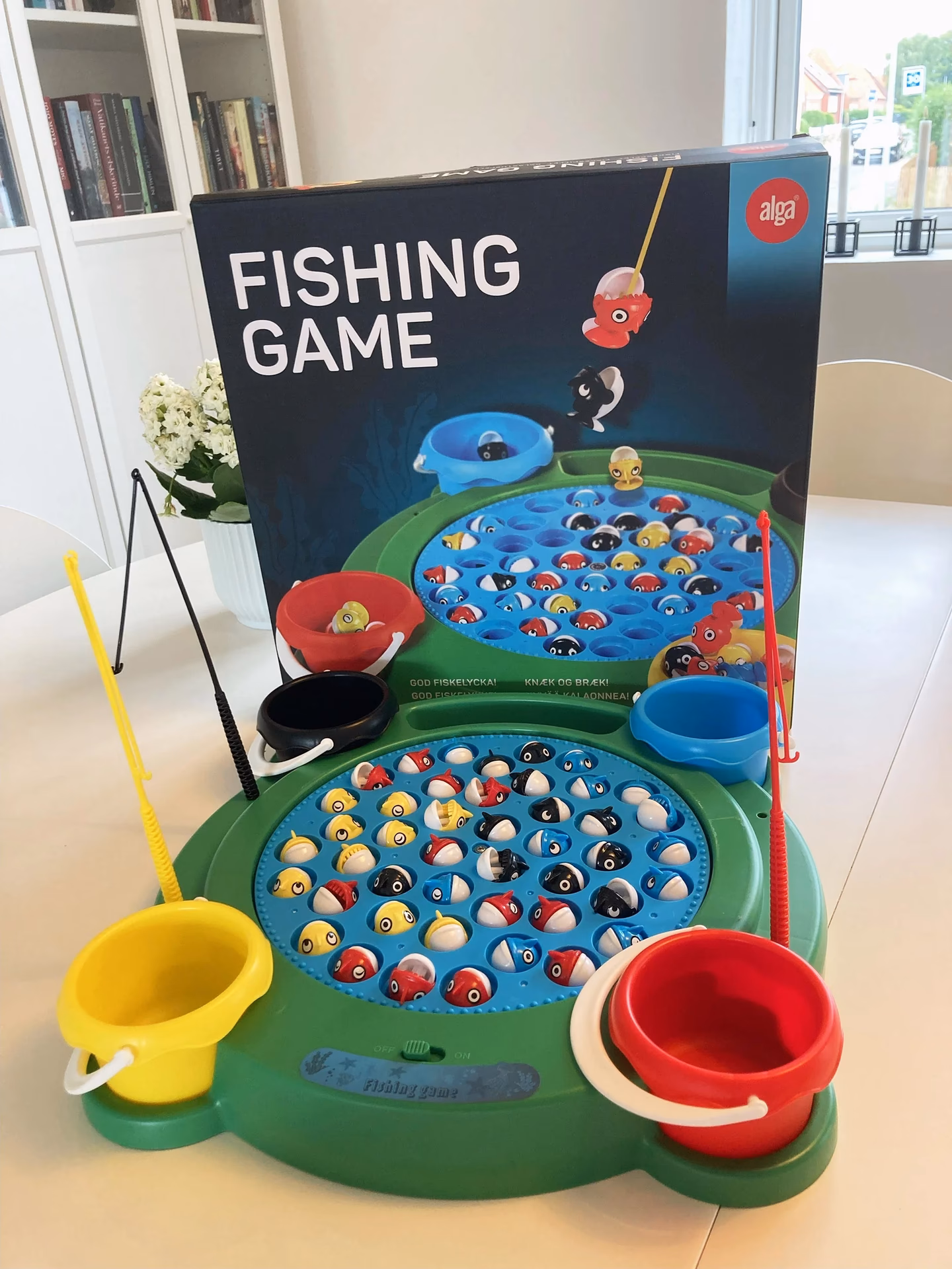 Kan han lide at fiske bog og idé?