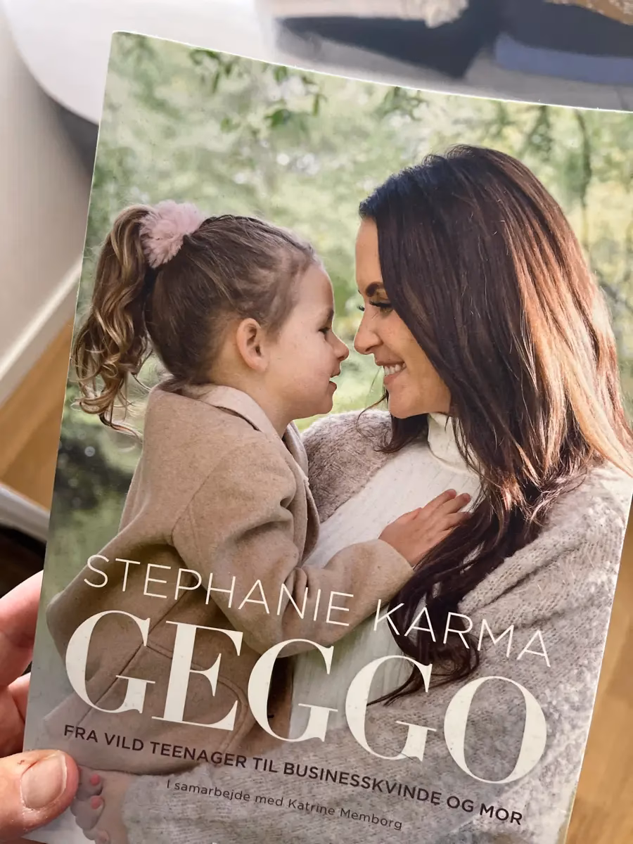 Hvad handler Geggos bog om?