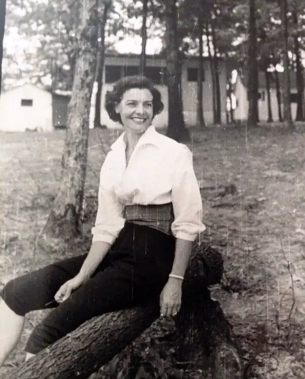 How old was Henrietta when she traveled to Costa Rica?