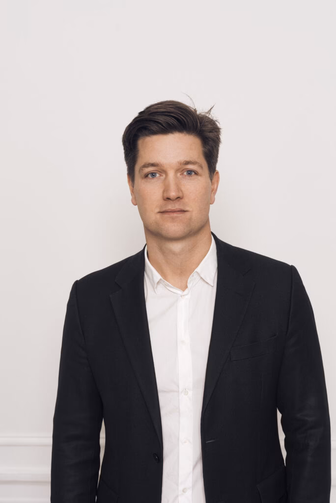 Hvad er Morten Münster uddannet som?