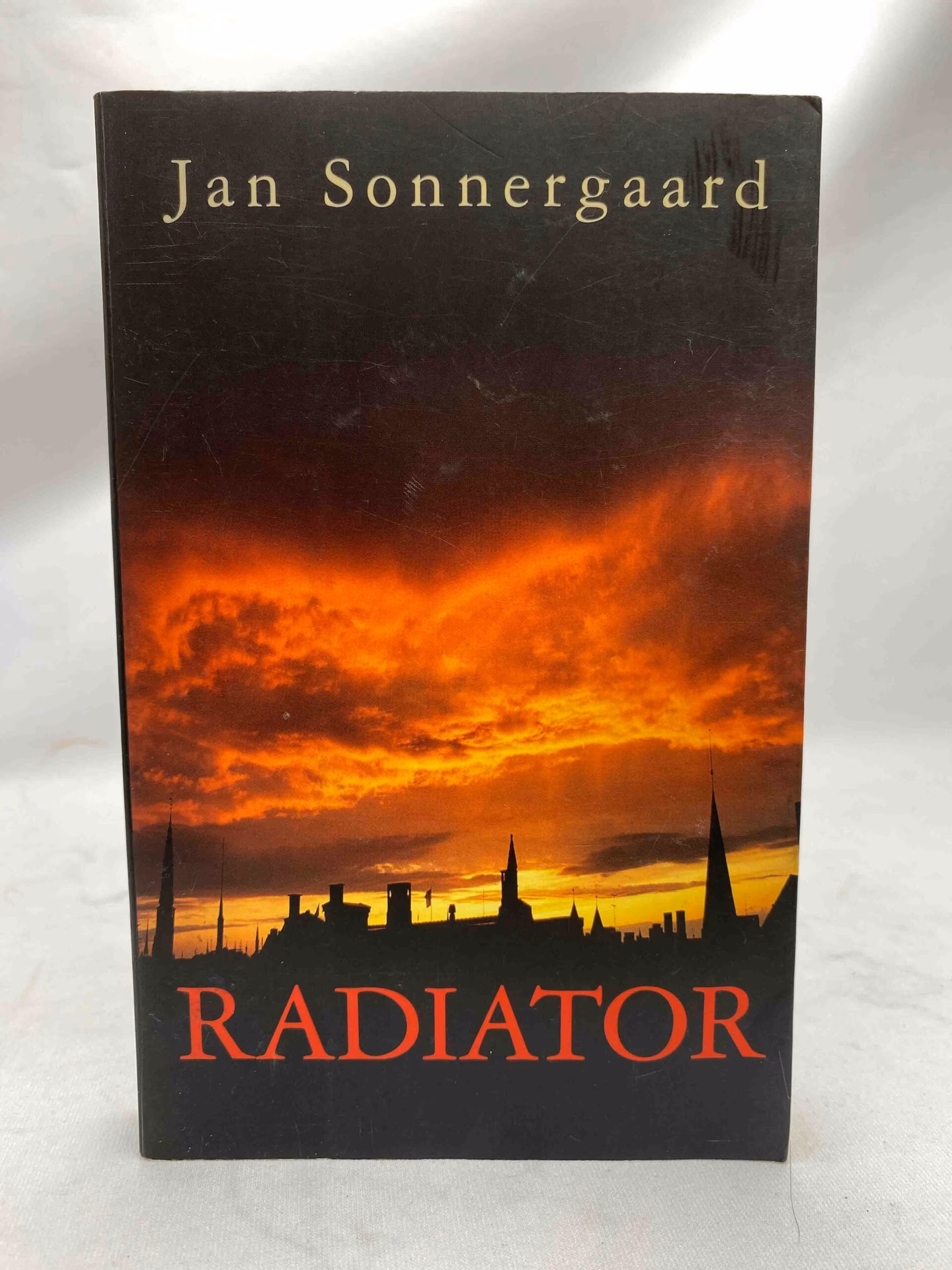 Hvad handler radiator om?