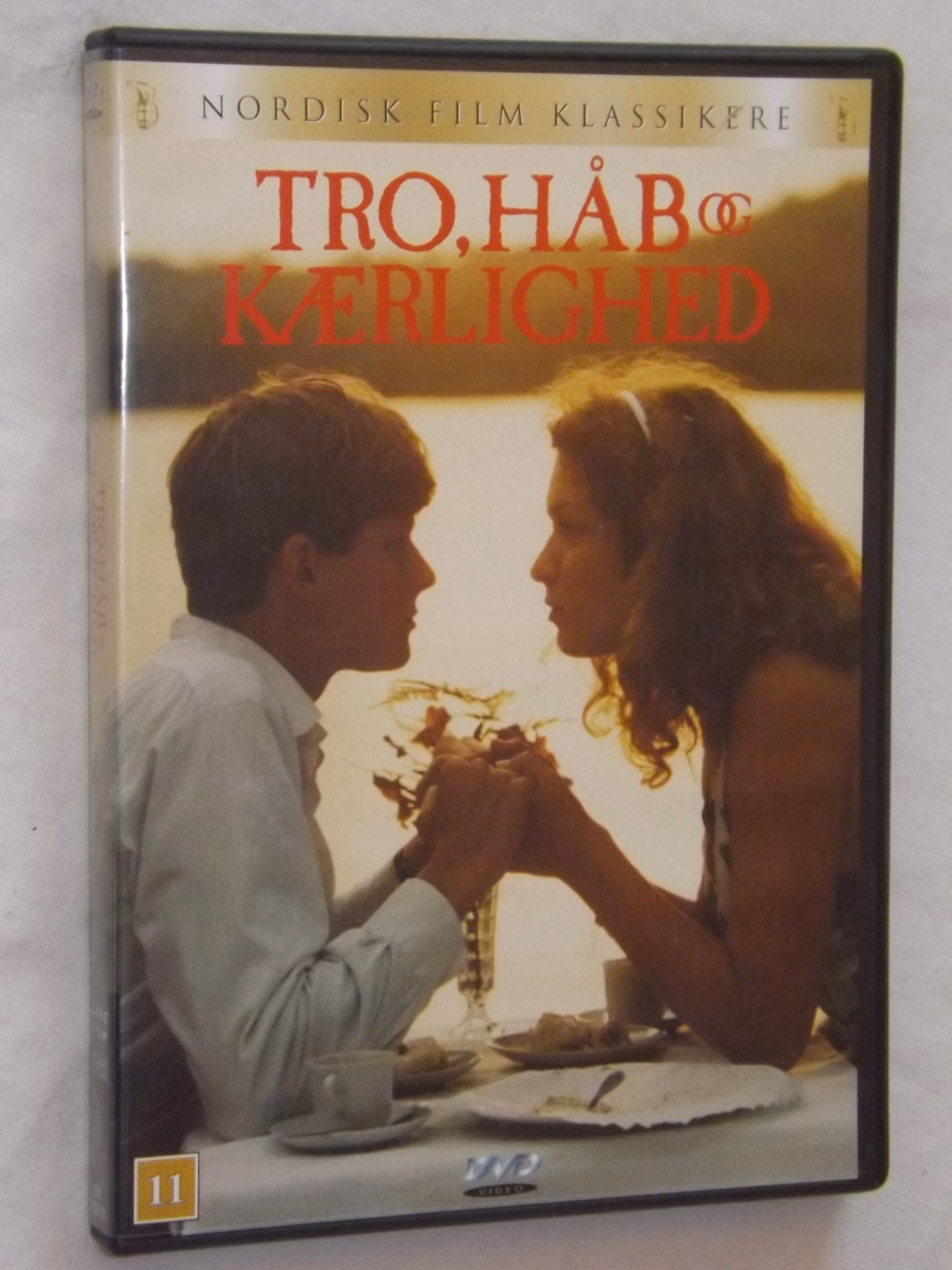 Hvad er budskabet i Tro, håb og kærlighed?